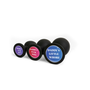 Анальная пробка силиконовая черная с надписью Daddy's little Whore OKOVA размер S